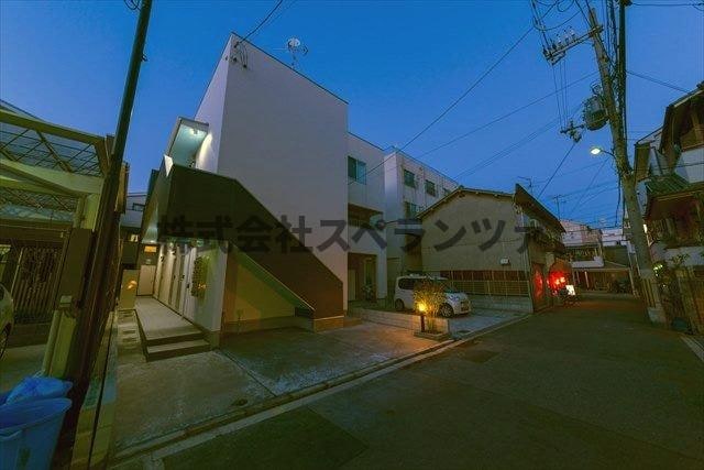 LOREの物件外観写真