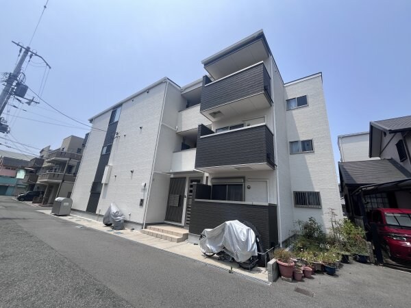 エルグランドの物件外観写真