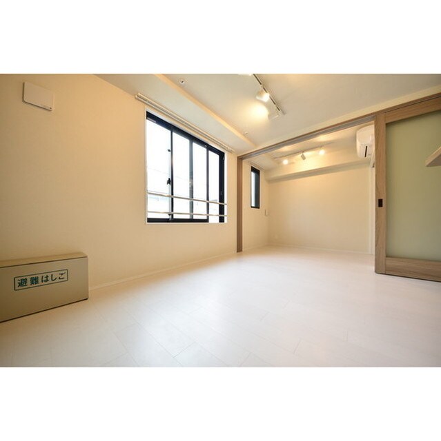 グローリオシェルト神宮前の物件内観写真