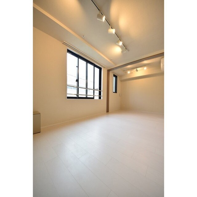 グローリオシェルト神宮前の物件内観写真