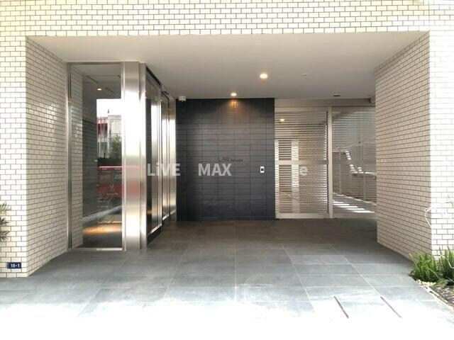 Log初台の物件外観写真