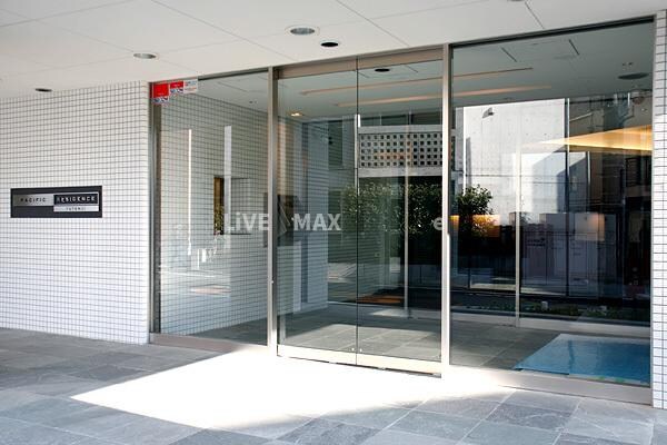 レジディア祐天寺の物件外観写真