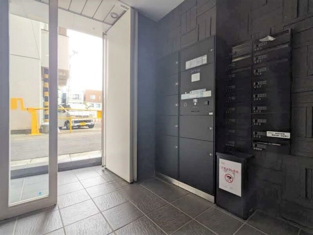 レスティア三軒茶屋の物件外観写真