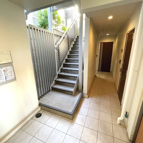 アン・ウィスタリアの物件外観写真