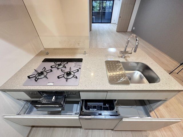 オーパスレジデンス南青山の物件内観写真