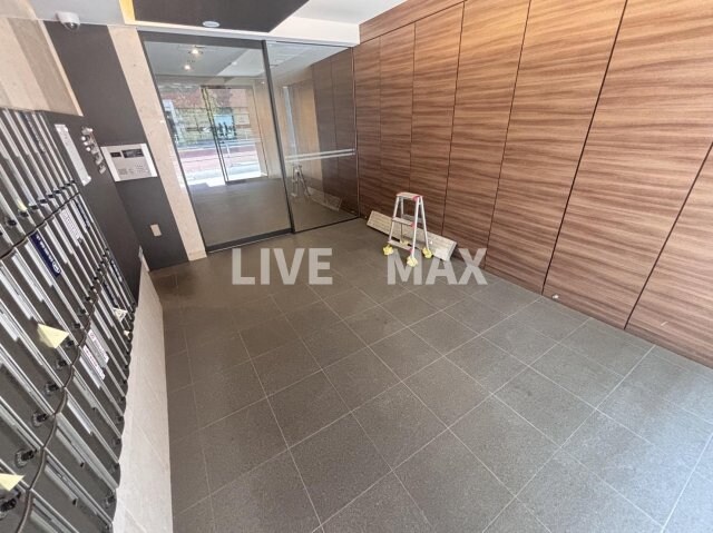 クレジデンス神谷町の物件外観写真