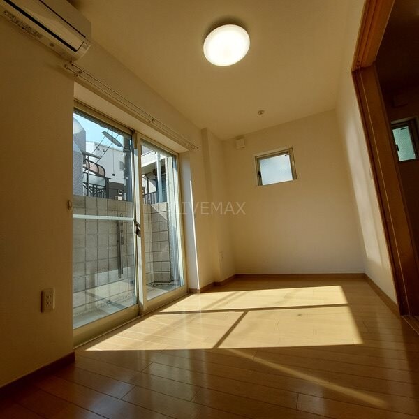 アン・ウィスタリアの物件内観写真