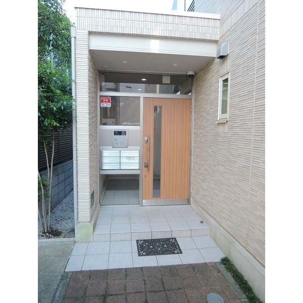 アン・ウィスタリアの物件外観写真