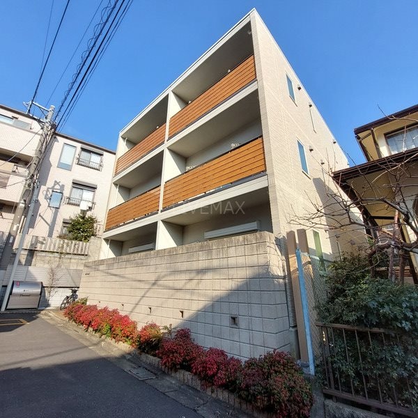 アン・ウィスタリアの物件外観写真