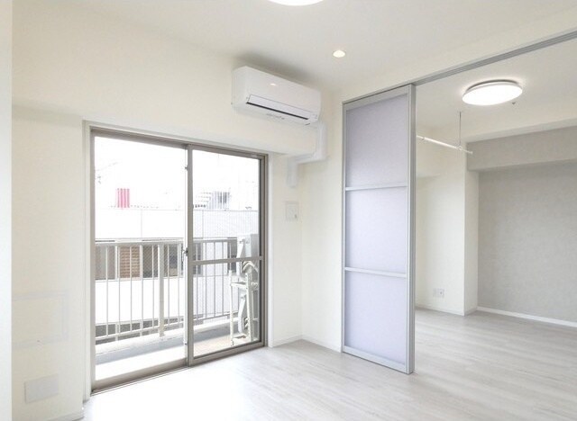 ONE ROOF FLAT TOGOSHIの物件内観写真