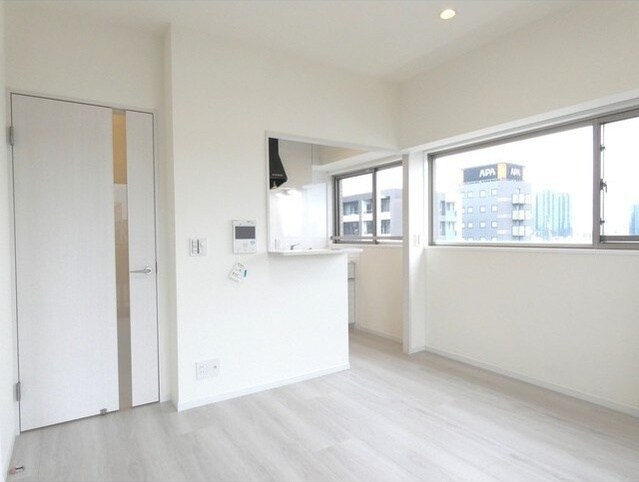 ONE ROOF FLAT TOGOSHIの物件内観写真