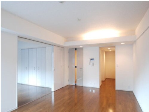 ミリアレジデンス乃木坂の物件内観写真