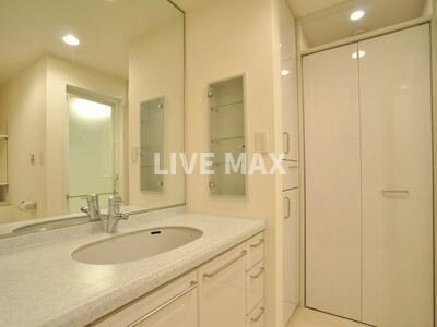 ミリアレジデンス乃木坂の物件内観写真