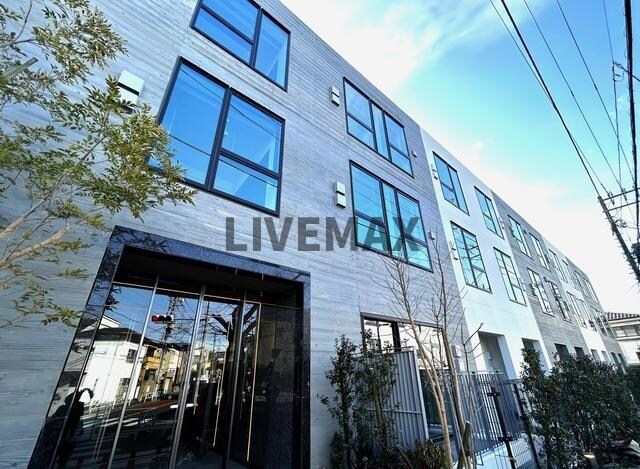 STANDZ柿の木坂の物件外観写真