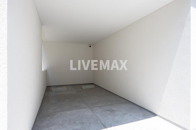 イプセ白金の物件外観写真