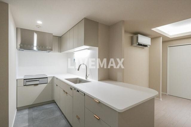 ストーリア赤坂の物件内観写真