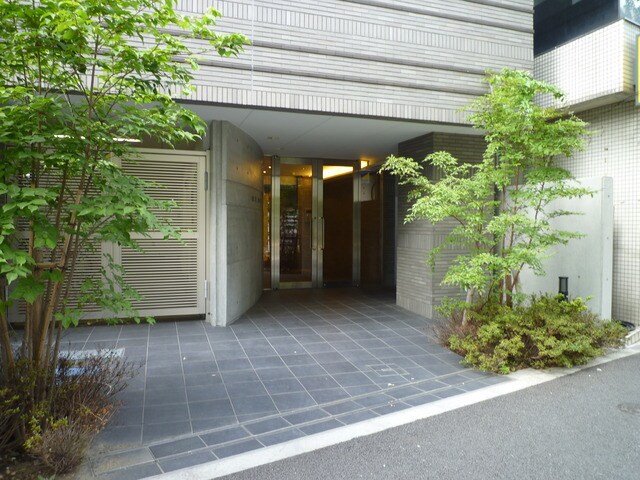 麹町二番町マンションの物件外観写真