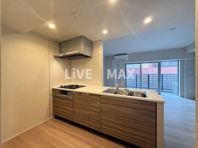 コンフォリア・リヴ西大島SOUTHの物件内観写真