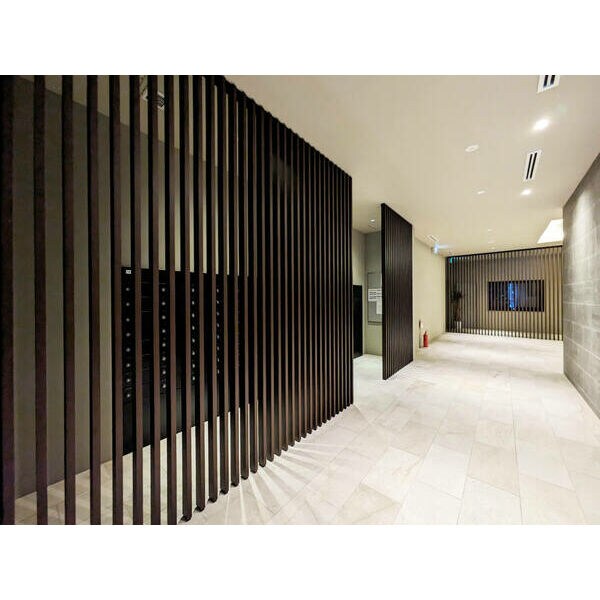 YAKUIN SQUAREの物件外観写真