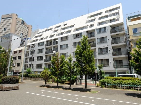 カスタリアお茶の水の物件外観写真