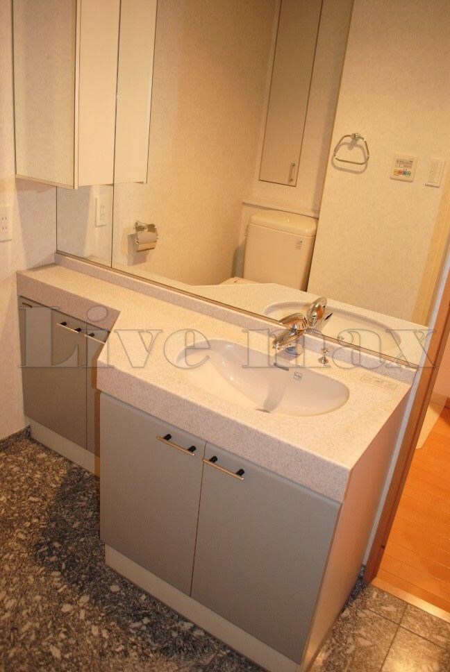 ファミールグラン銀座4丁目の物件内観写真