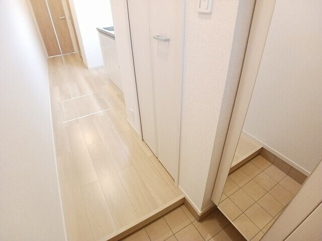 フロレゾンⅠの物件内観写真