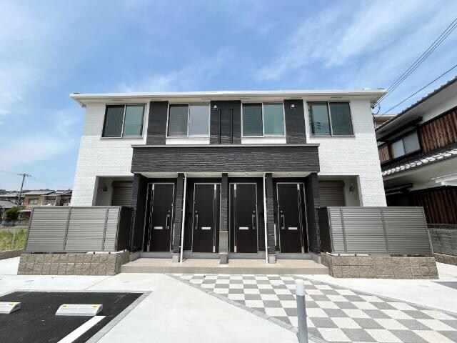 リュクスの物件外観写真