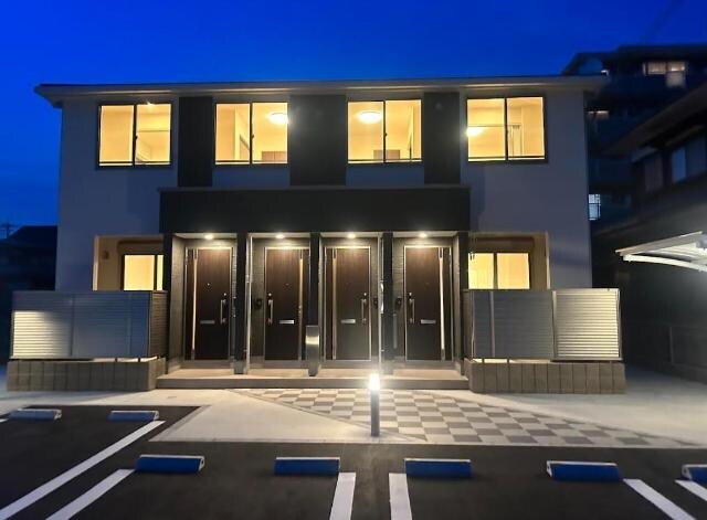 リュクスの物件外観写真