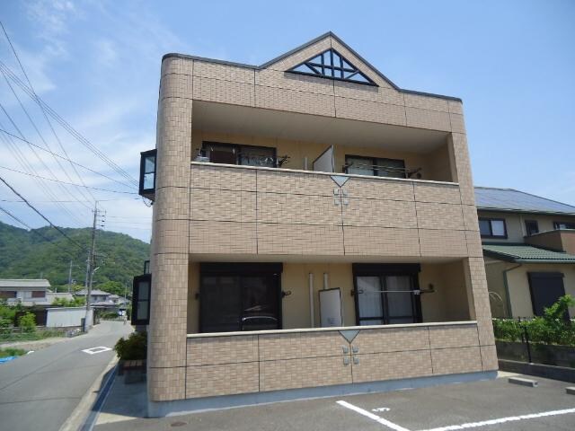 フルハウスＡ棟の物件外観写真