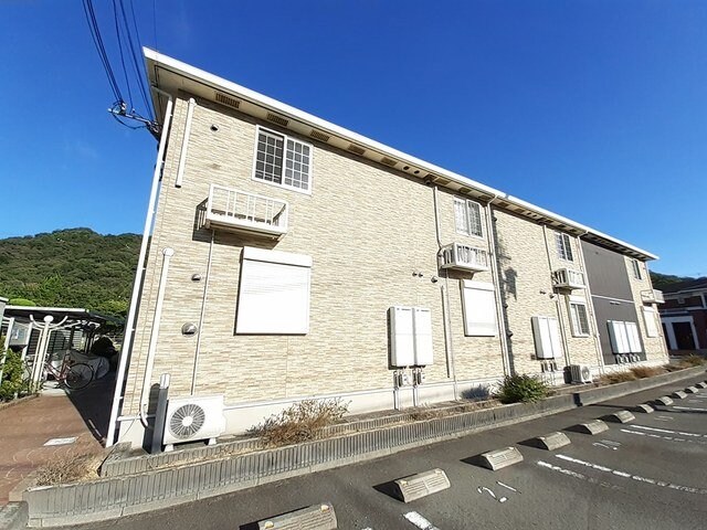 ノイ・フリーデＢの物件外観写真