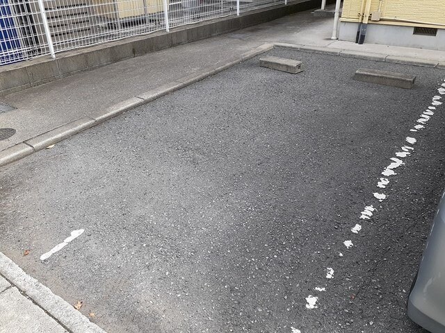 フラッツネオシティーの物件外観写真