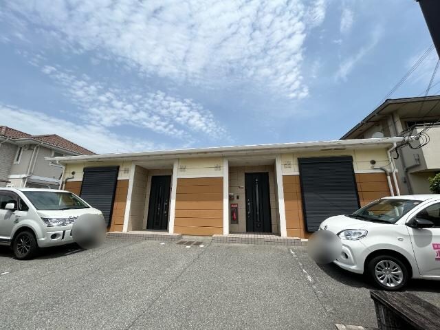 シャン・ド・フルールの物件外観写真