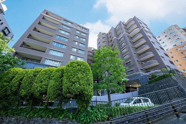 コアマンション桜坂プレジオヒルズの物件外観写真