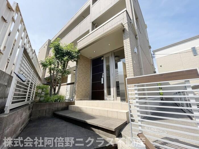 TREBINA AYAKAの物件外観写真