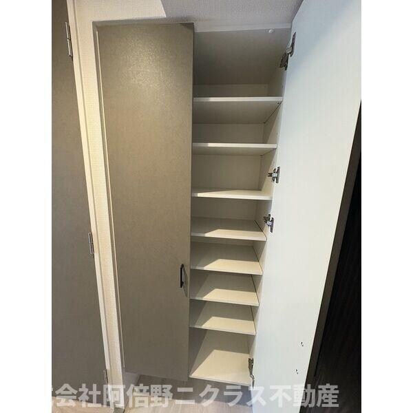 シャテーニュ上本町の物件内観写真