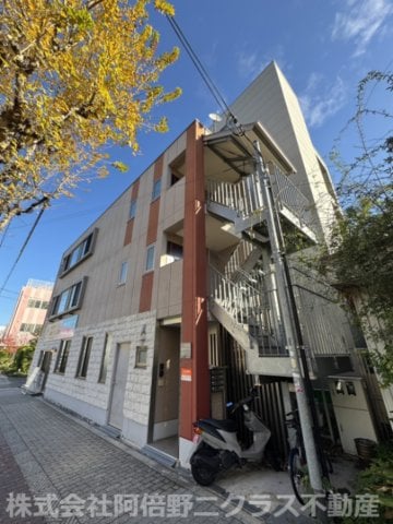 昭和町カーベーセの物件外観写真