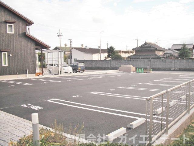 加東市下滝野(クレスティークB棟)の物件外観写真