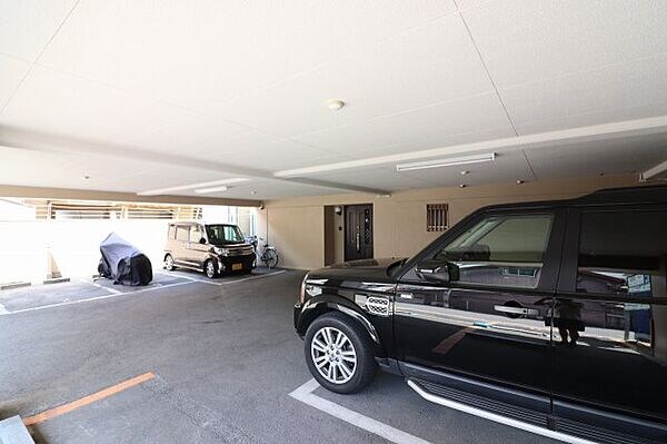 イスタナの物件外観写真