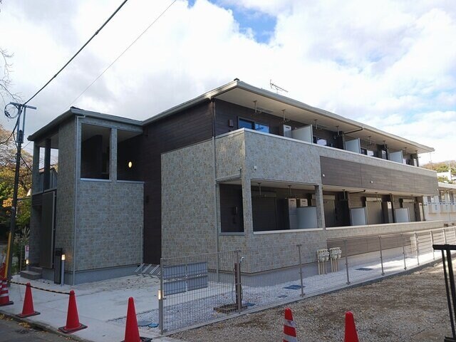 エアフォルク三ツ沢の物件外観写真