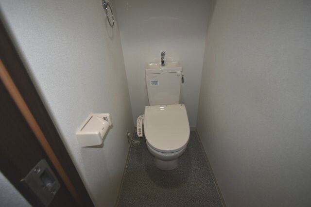 新山下三番館の物件内観写真