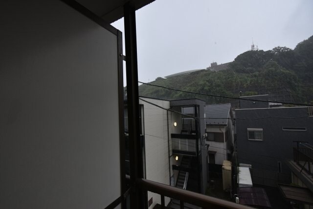 新山下三番館の物件内観写真