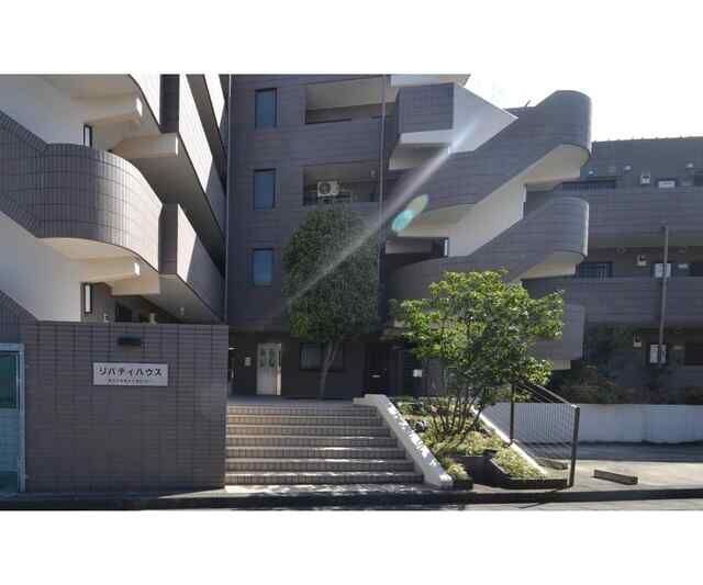 リバティハウスの物件外観写真