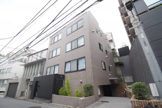 ジュネス西麻布の物件外観写真