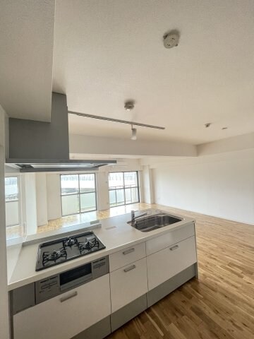 アンサンブル岸谷の物件内観写真