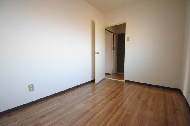 フローラレジデンスの物件内観写真