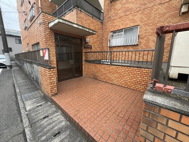 城所マンションの物件外観写真