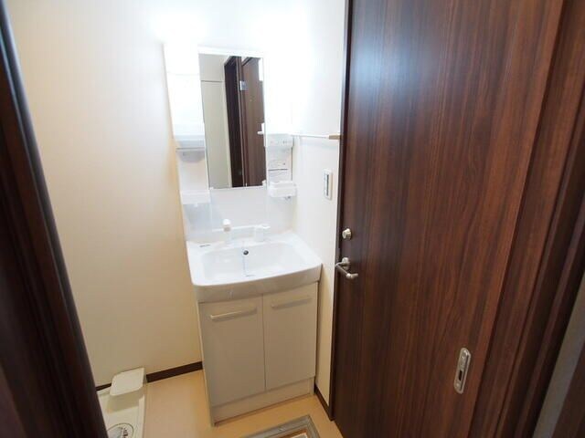 Ｌｕｓｔ　Ｓｔｒａｈｌの物件内観写真