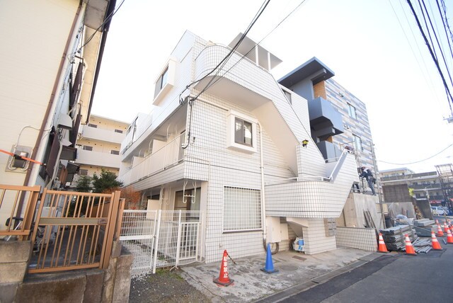 ホワイトレジデンス鷺沼の物件外観写真