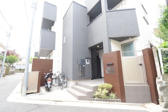 J　maisonの物件外観写真