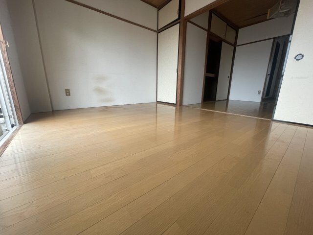 レジデンスニシイ　2号棟の物件内観写真